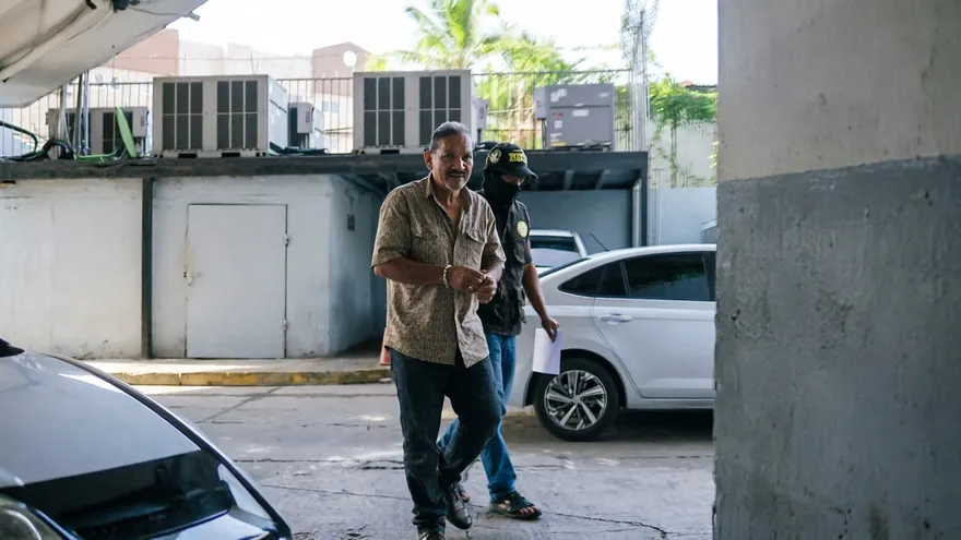 Union Leader Genaro López Appears Before Judge Over Alleged Embezzlement
