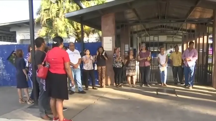 Docentes del Instituto David protestaron por mal estado de la escuela