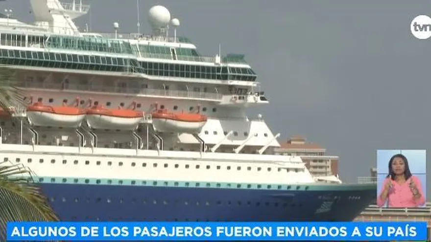 Crucero anclado en puerto en Colón es inspeccionado
