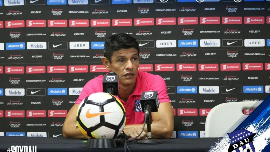 Sergio "Jeringa" Guzmán dejó de ser DT del Deportivo Árabe Unido