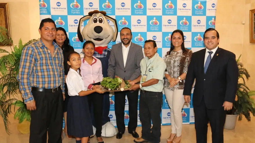 Caja de Ahorros premia a los mejores huertos escolares. Fotografía cortesía/ Caja de Ahorros