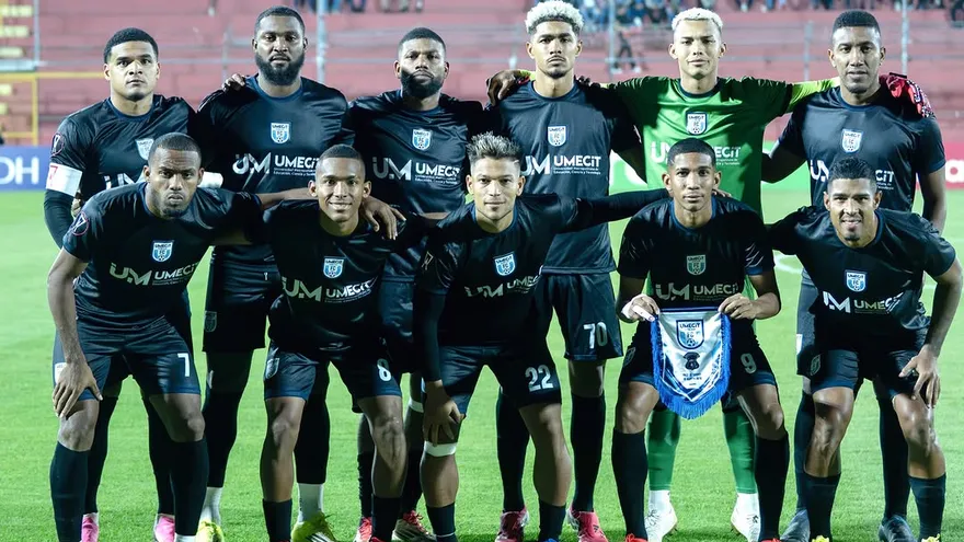 Onceno titular de UMECIT FC que enfrentó al Deportivo Mixco en Guatemala