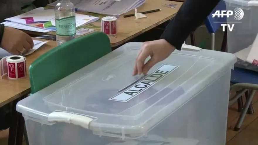 Derecha asesta dura derrota a Bachelet en municipales