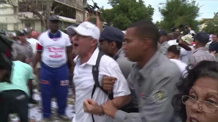 Detienen opositores poco antes de arribo de Obama a Cuba