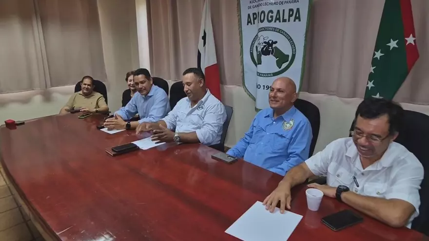 Productores de Ganado Lechero y Cámara de Comercio de Chiriquí se reunieron.