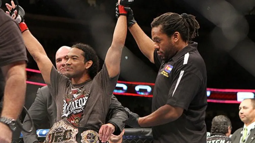 UFC 150. Henderson retiene el título en fallo controversial