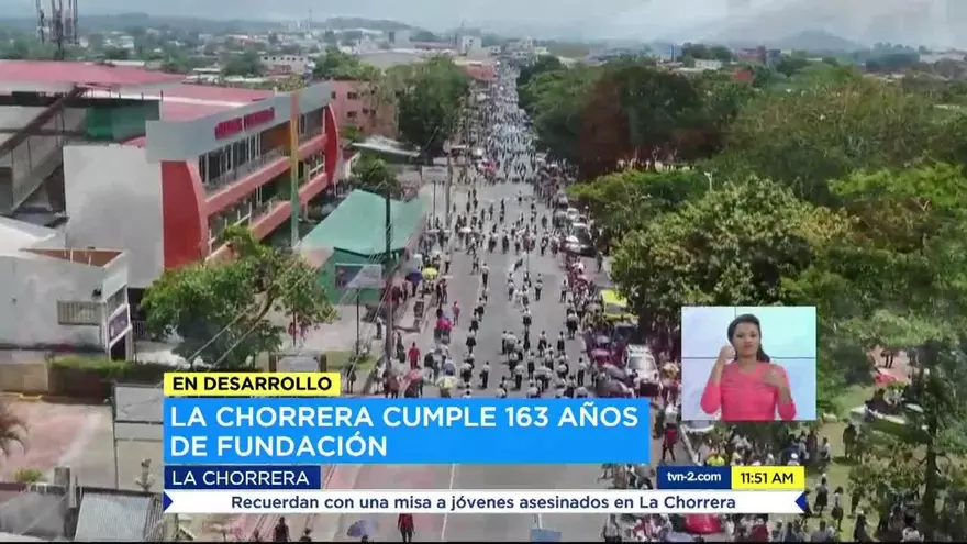Realizan desfile por los 163 años de fundación de La Chorrera