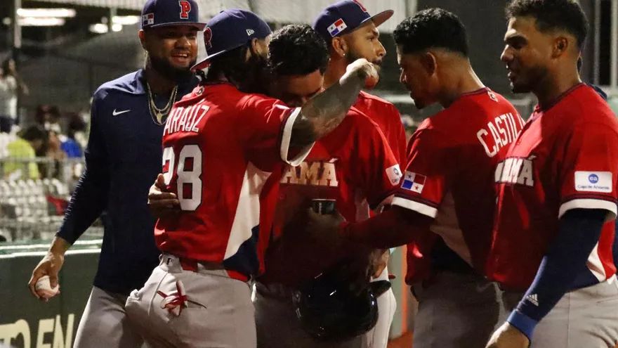 Panamá derrotó a Canadá