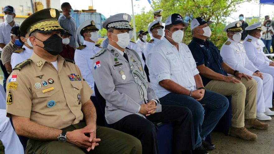 Ministro Juan Manuel Pino en la provincia de Colón, junto a directores de otros estamentos de seguridad.