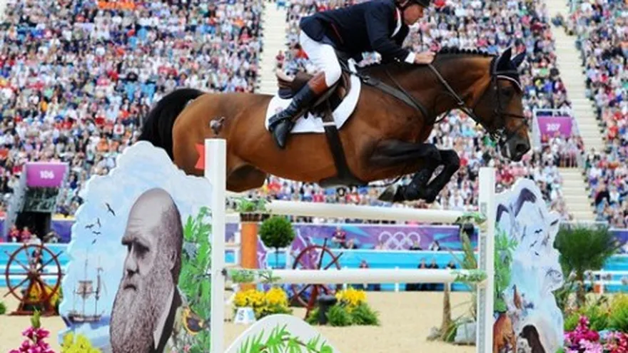 Británicos ganan oro en desempate de equitación olímpica