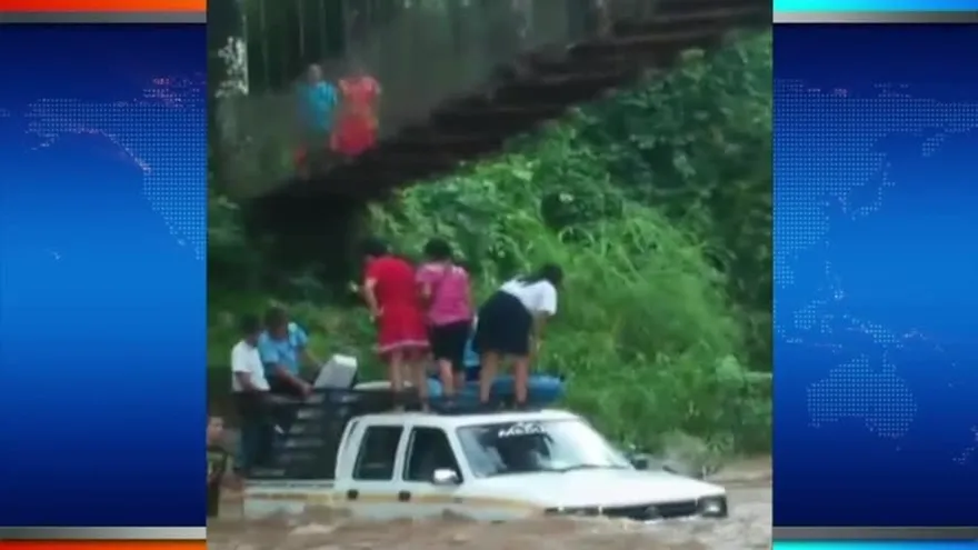 Una cabeza de agua sorprendió a estudiantes en la comarca Ngabe Buglé