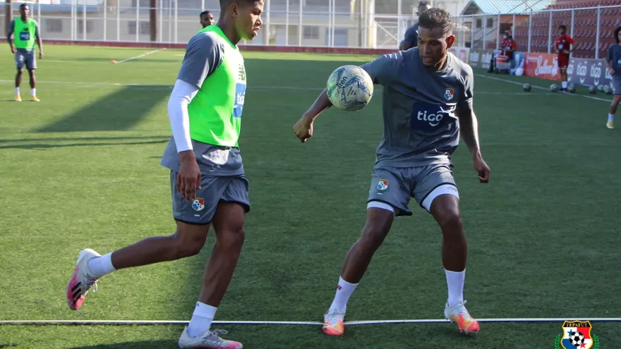 Sesión del lunes cumplida por Thomas Christiansen y sus jugadores