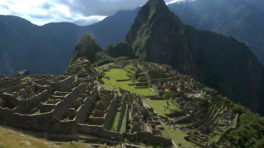 Vista panorámica de la ciudadela incaica de Machu Picchu.