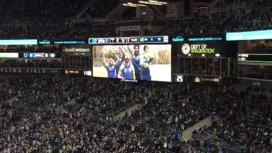 Román Torres y compañeros del Sounders, formaron la algarabía en la NFL