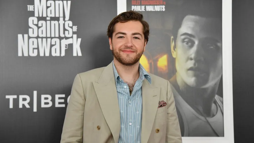 El actor Michael Gandolfini protagonista de  "The Many Saints of Newark" en su estreno en Nueva York.