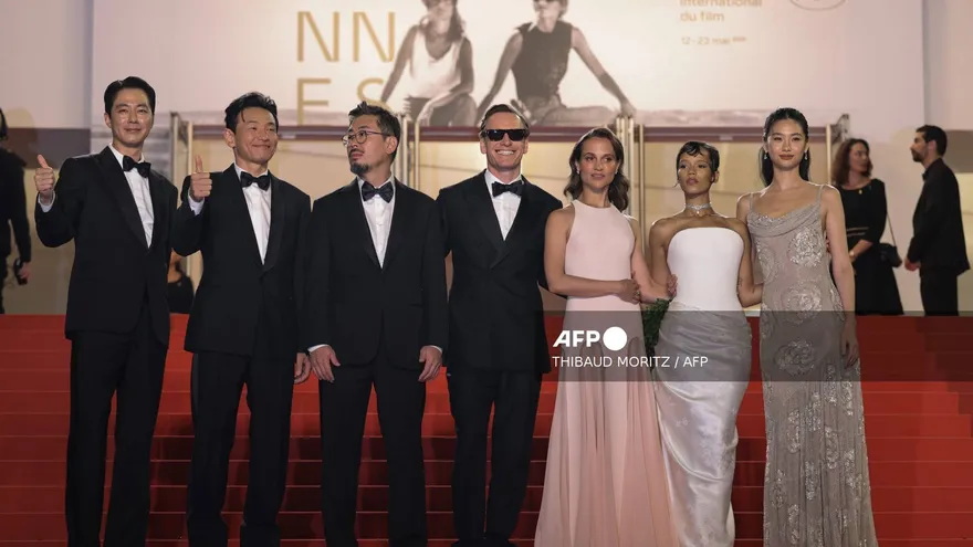 Elenco "Hope", producción de Corea del Sur.