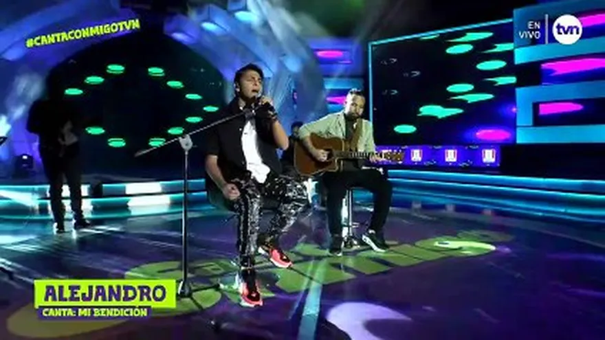 Alejandro interpretó "Una bendición", de Iván Barrios