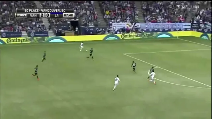 Atajadas de Jaime Penedo quien salvó de una goleada al LA Galaxy contra Vancouver