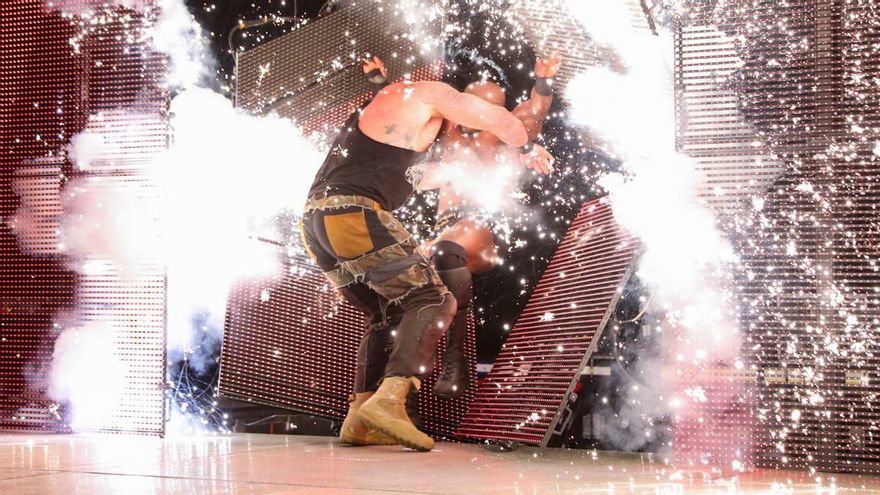 Luchador de la WWE se parte la pelvis en plena lucha