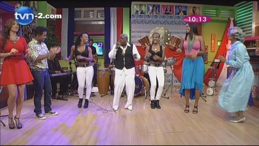 Mariela y la orquesta La Élite - "La Machucadera"