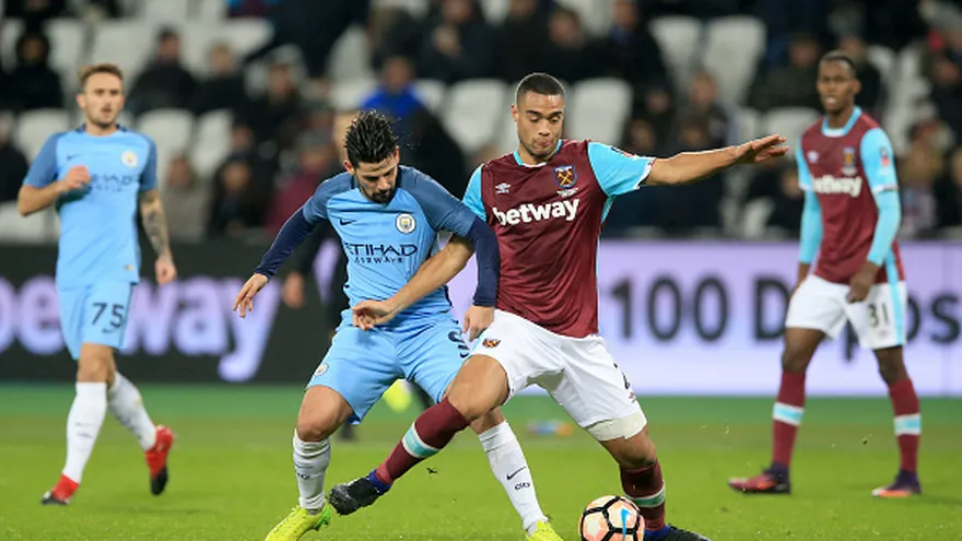 Acción del partido entre Mánchester City y West Ham