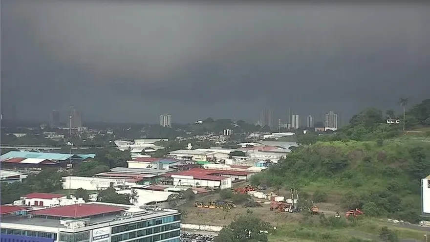 Reportan sistema de mal tiempo en la capital