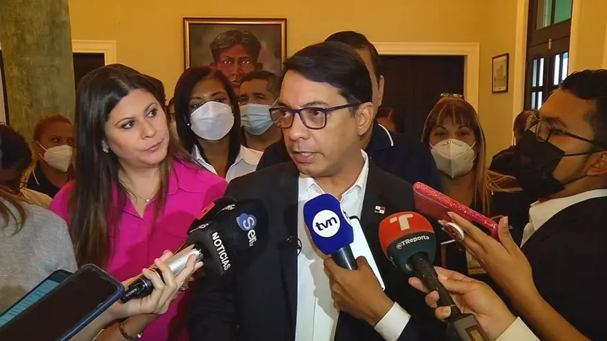 Acodeco impone sanciones a farmacias que incumplen decreto