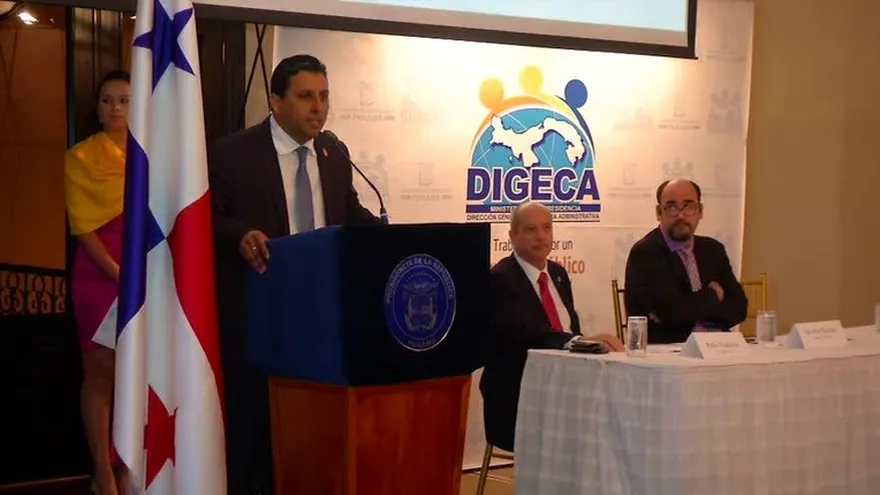 Ley de carrera administrativa podría darle estabilidad laboral a más de la mitad de los funcionarios