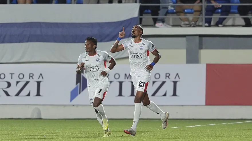 Rolando Rodríguez atacante del Universitario