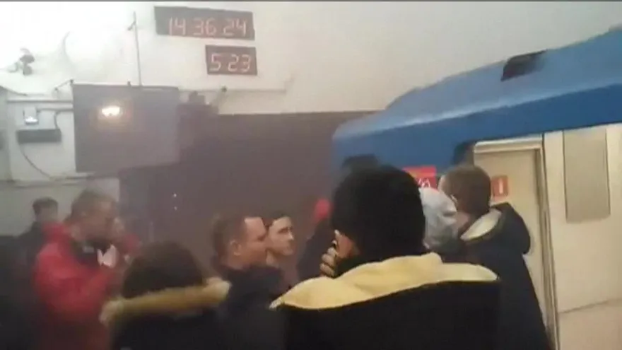 Rusia investiga explosión en metro como acto terrorista