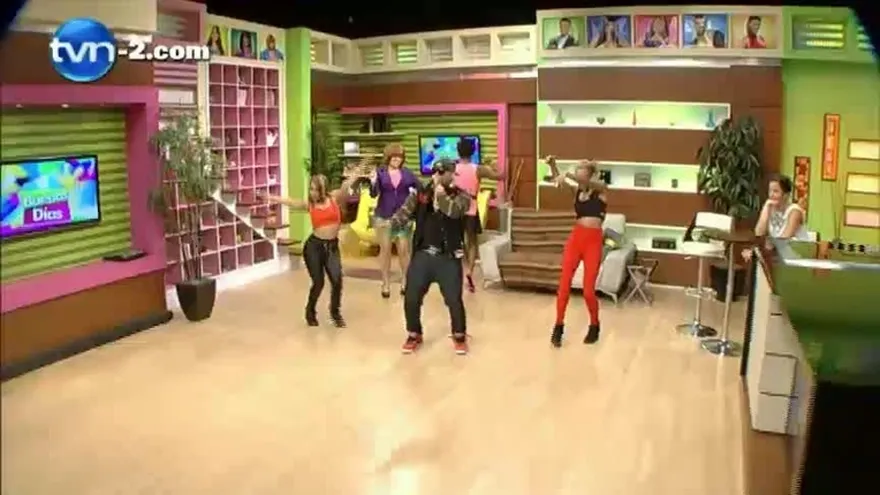 Mr. Saik "chica fina"