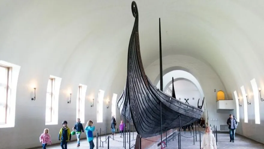 El último viaje de tres barcos vikingos en Noruega