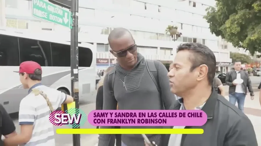 Franklyn Robinson se paseó por las calles de Chile junto a Samy y Sandra