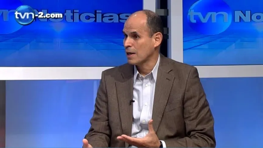 Canal de Panamá funciona con una vía por mantenimiento