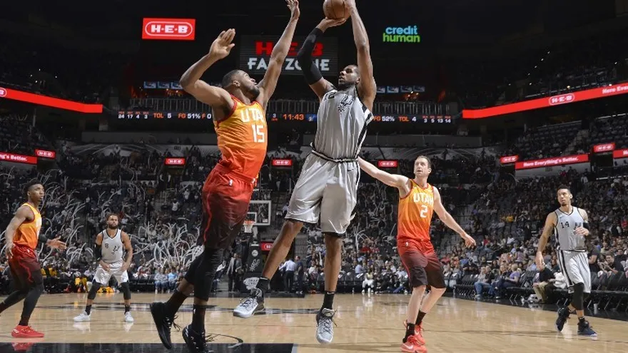 Spurs tienen a Aldridge de figura; Cavaliers a James; lesión de Curry
