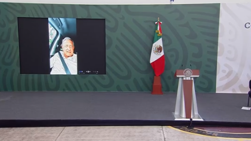 El presidente de México tuvo que comunicarse desde un vehículo al no poder entrar al lugar