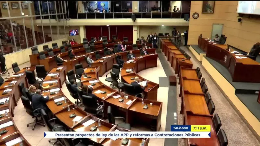 Presentan anteproyectos para reformas a contrataciones públicas y APP