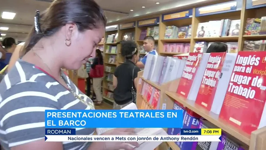 Librería flotante lista para recibir a los panameños