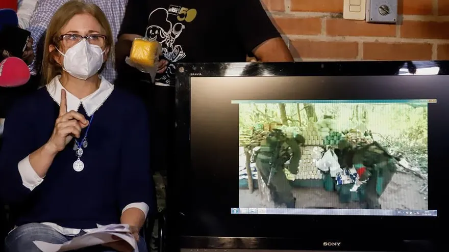 Familiares del exvicepresidente Óscar Denis en conferencia de prensa.