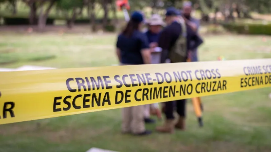 Exhuman restos de víctimas de la invasión de 1989 en el Jardín de Paz