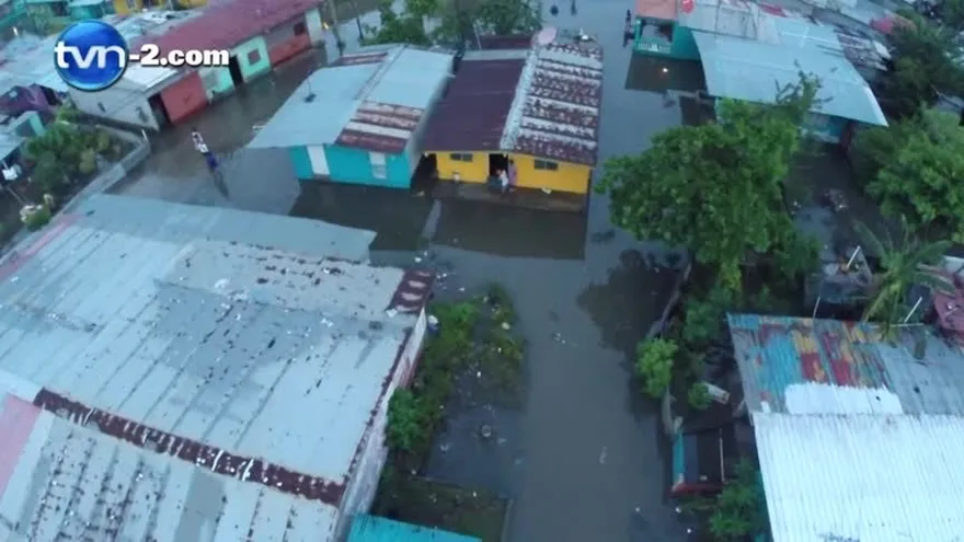 Estragos por altas mareas en Puerto Caimito