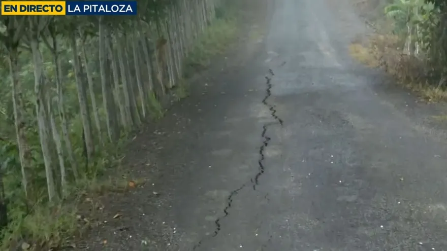 En La Pitaloza las grietas en las carreteras mantienen comunidades aisladas