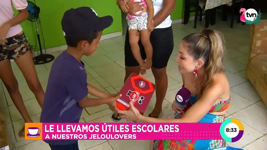 Entrega especial de útiles escolares a nuestros Jeloulovers