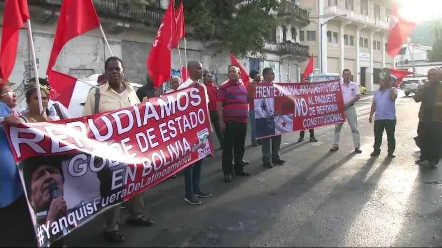 Sindicalistas marchan en rechazo a las reformas constitucionales