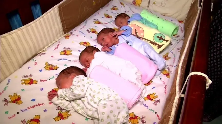 La vida de una madre de cuatrillizos