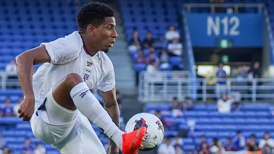 César Blackman en partido de la Copa Kirin ante Nueva Zelanda