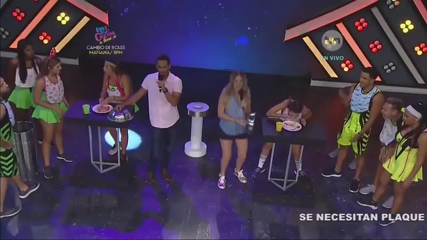 Los mapaches fueron más veloces comiendo en el pulsador