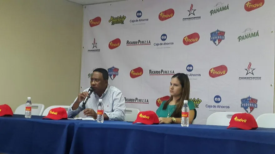 Aníbal Reluz, gerente de la FEDEBEIS, da los detalles del evento en conferencia de prensa