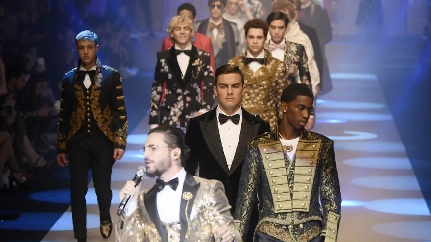 Dolce & Gabbana brinda show 'monárquico' en Semana de la Moda masculina de Milán