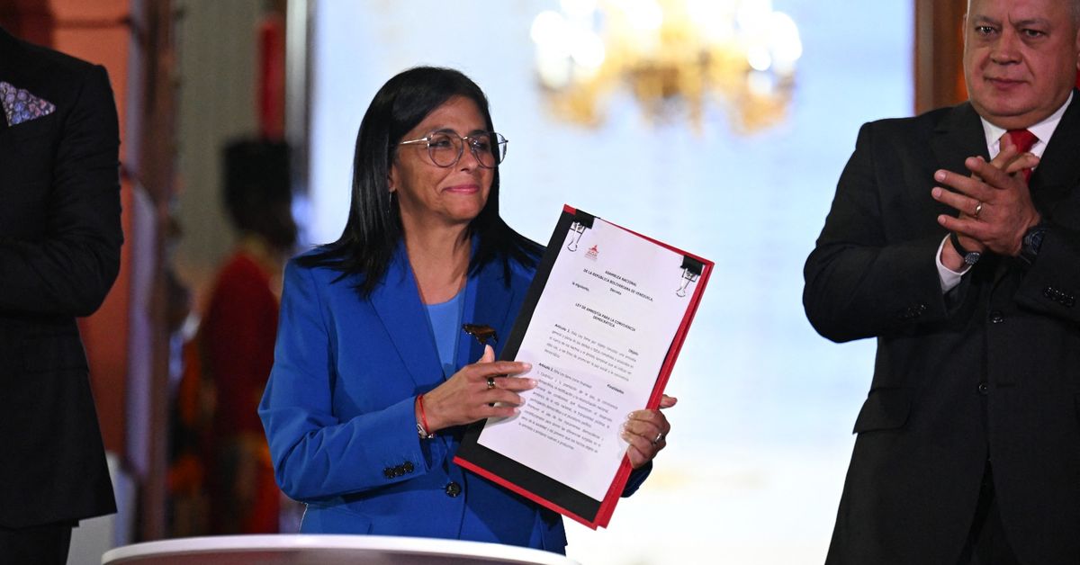 Presidenta encargada de Venezuela llega a isla de Granada en su primer viaje internacional